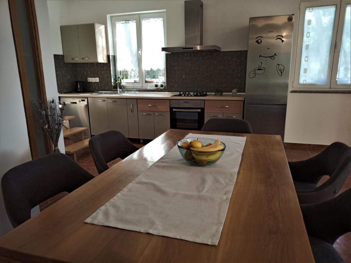 Apartman Emili Malinska Kültér fotó