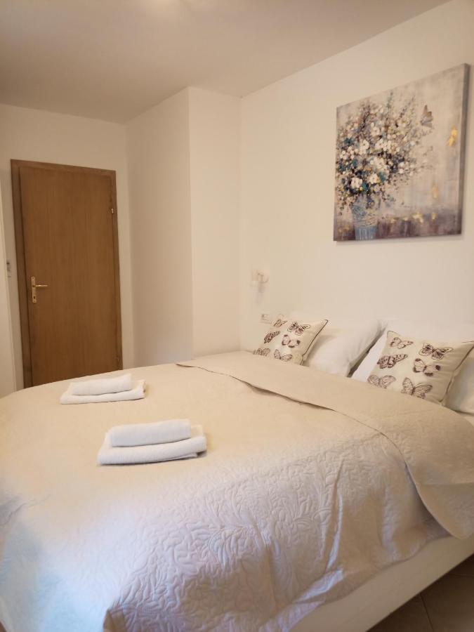 Apartman Emili Malinska Kültér fotó