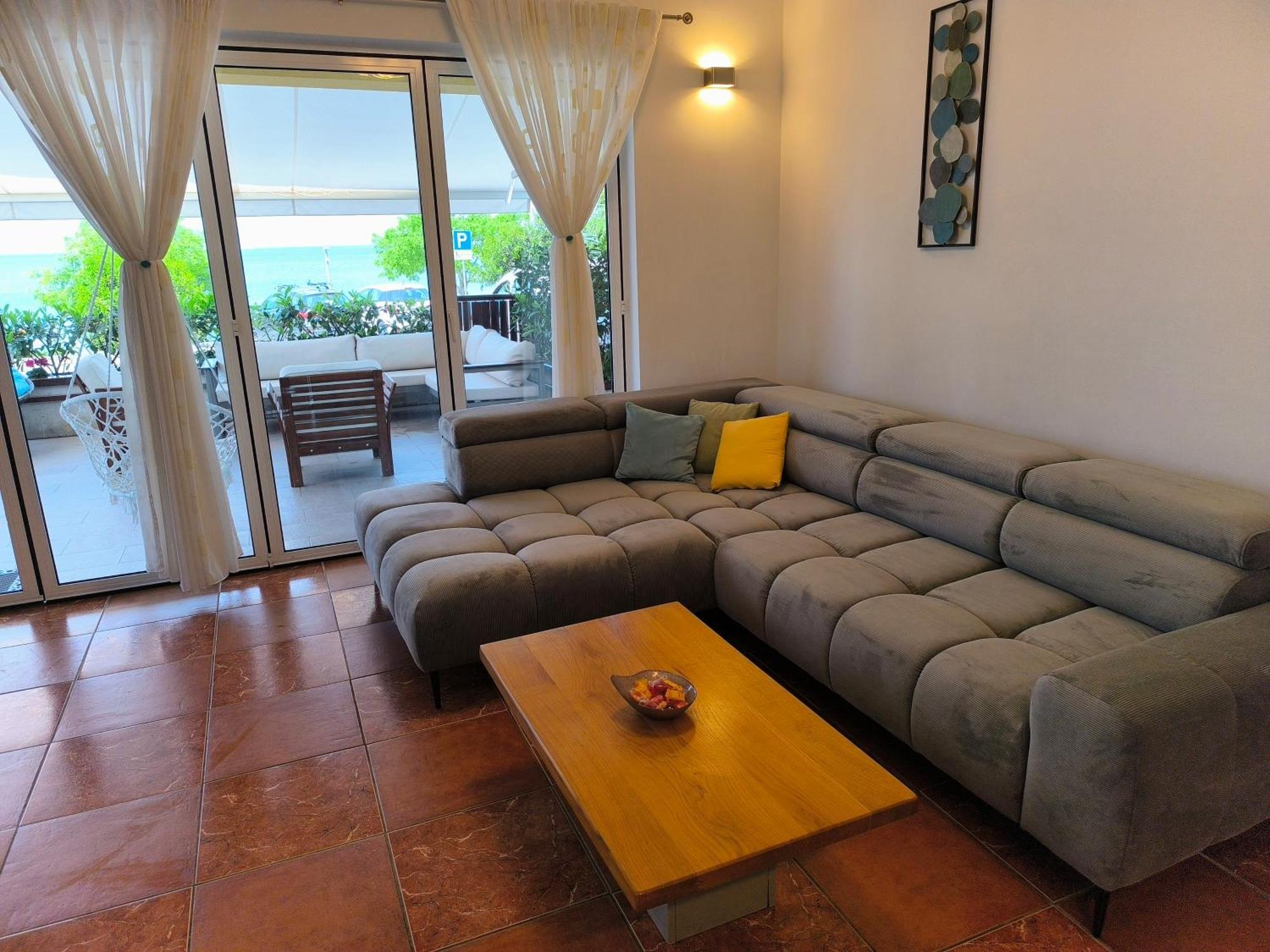 Apartman Emili Malinska Kültér fotó